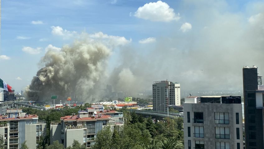 Cerrada circulación en Periférico Sur por incendio en Galerías El Triunfo