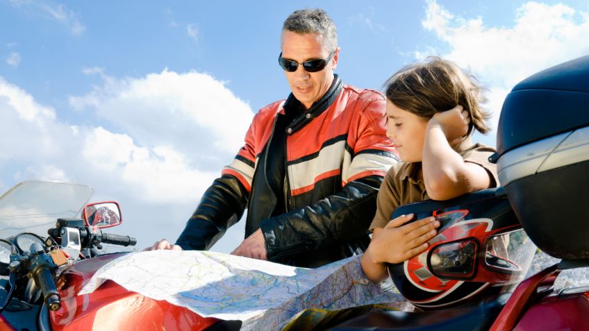 Consejos para viajar con niños en moto