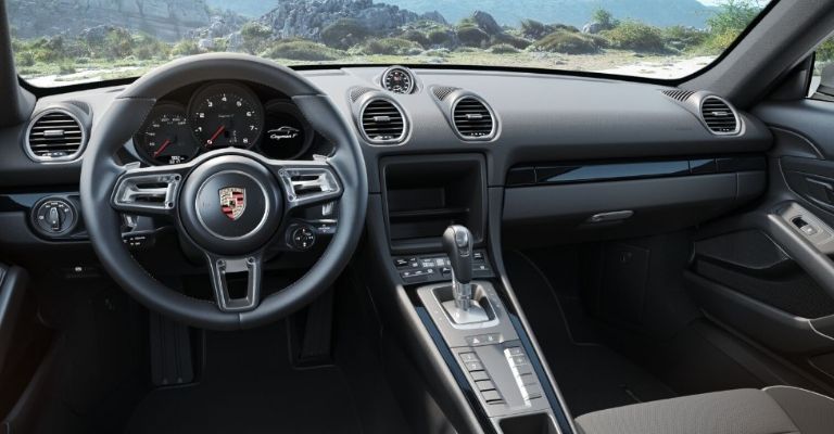 Interior del Porsche 718 Cayman T