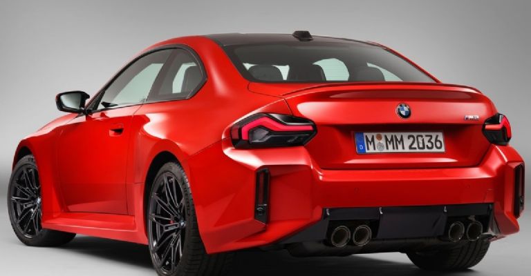 Parte trasera del BMW M2 2023