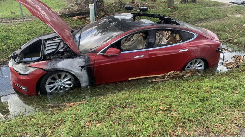 Autos eléctricos se incendian espontáneamente en Florida tras paso de huracán Ian