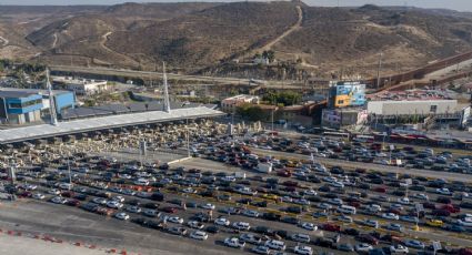 ¿Cuáles son los requisitos para cruzar la frontera de México a EUA en carro?