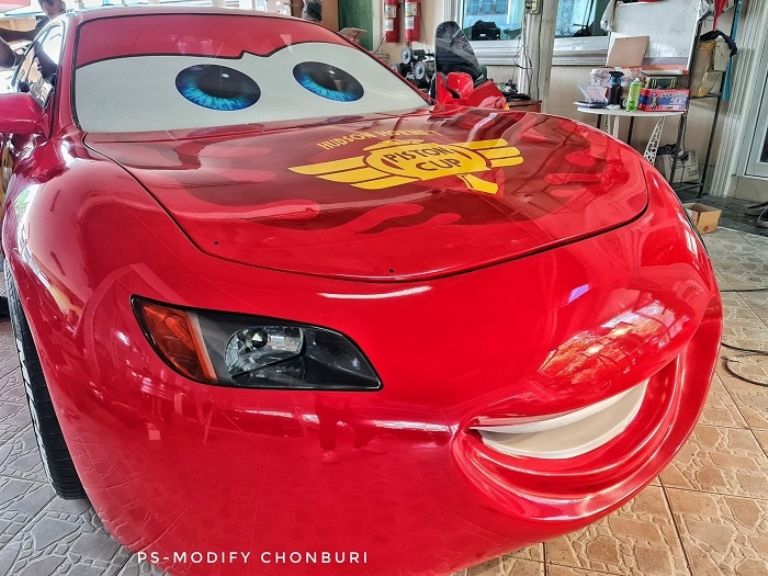 replica de Rayo McQueen