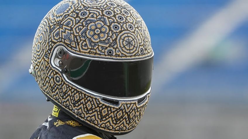 Mario Achi regresa al GP de México 2022 con un casco decorado con arte huichol