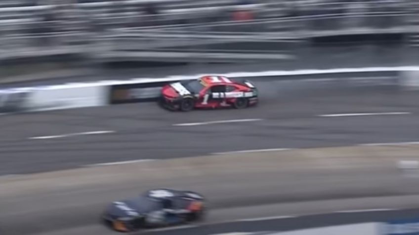 Así fue la última vuelta épica del piloto Ross Chastain en la NASCAR