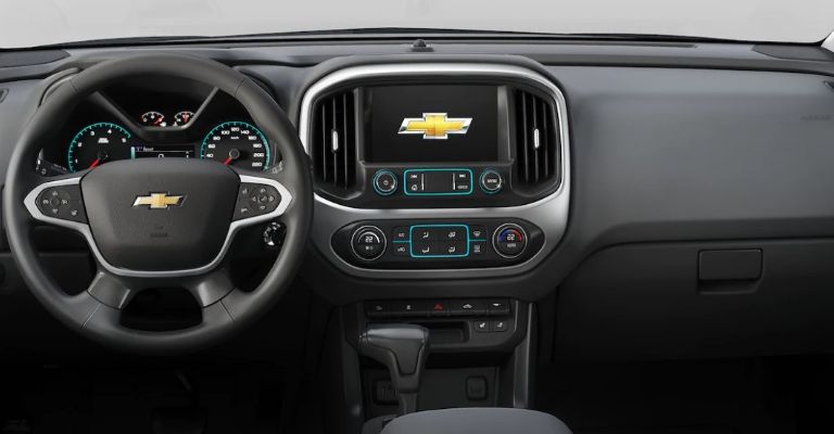 Interior de la Chevrolet Colorado 2022