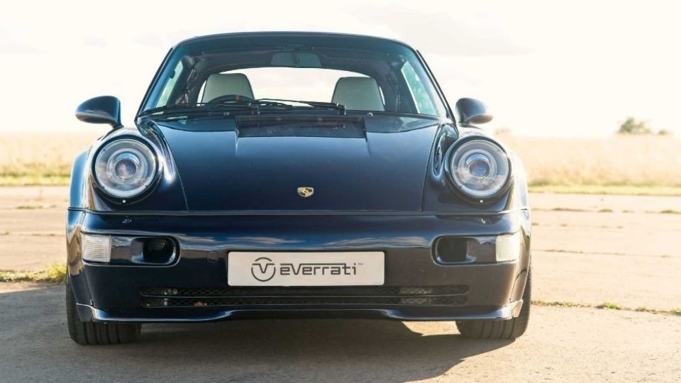 Este es un Porsche 911 electrificado