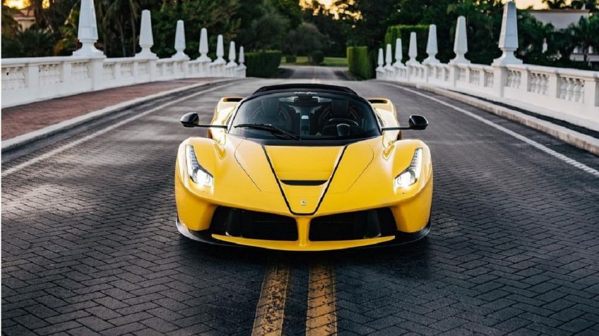 Don Huayra y el Ferrari que tiene firmado por Carlos Sainz ¿y Charles Leclerc?