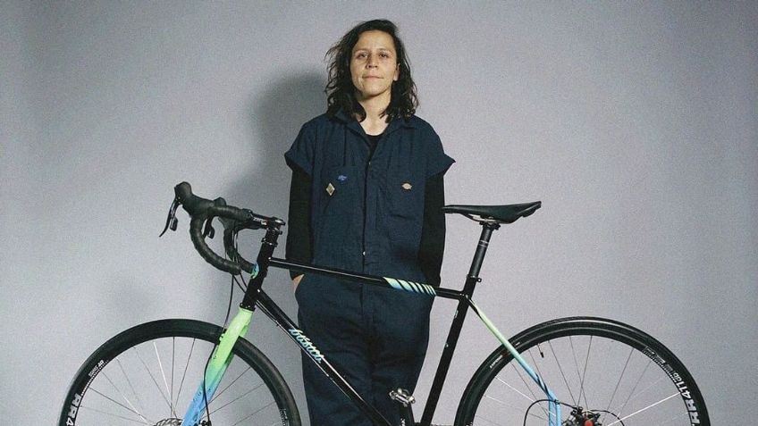 ¿Cómo elegir una bicicleta para mujer?: Eli Acosta de Básica Studio te da las claves