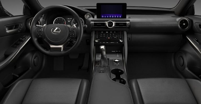 Interior del Lexus IS 2023