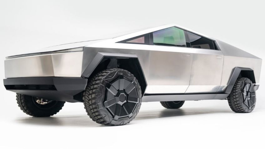 El Museo del Automóvil Peterson tiene una exposición de autos Tesla