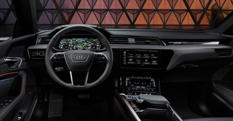 Interior de la Audi Q8 e-Tron 2024