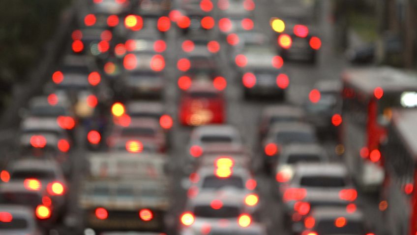 Consejos para sortear el tráfico de diciembre en CDMX y manejar seguro