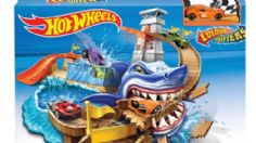 ¿Cuánto cuesta la pista del tiburón de Hot Wheels?