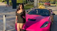 Karely Ruiz y su nuevo automóvil de lujo: un Chevrolet Corvette 2019 en color rosa