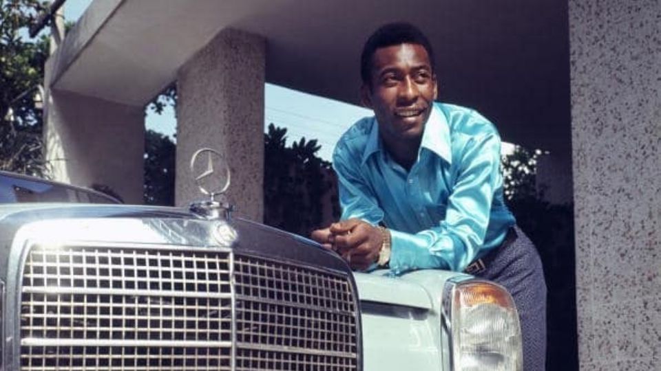 Qué auto tiene Pelé.