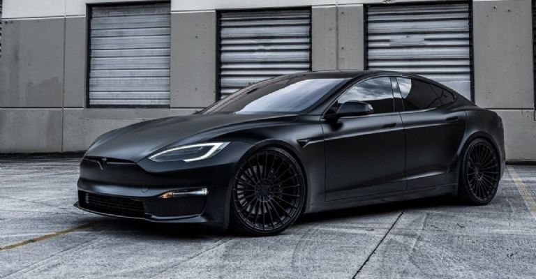 Tesla Model S Plaid