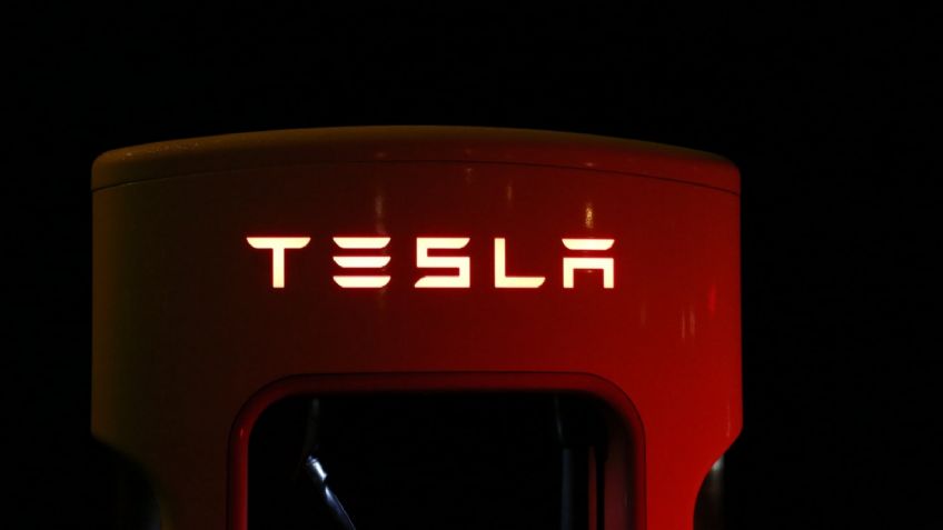 Tesla cae en picada: aquí las razones de su desplome en la bolsa