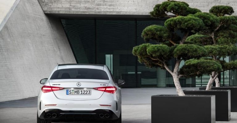 El diseño del Mercedes-AMG C43 2023 ahora es más deportivo