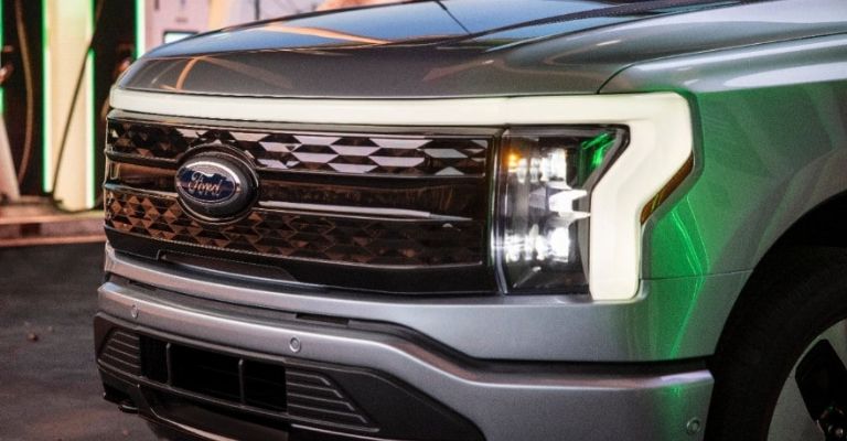 La Ford F-150 Lightning cuenta con dos motores eléctricos