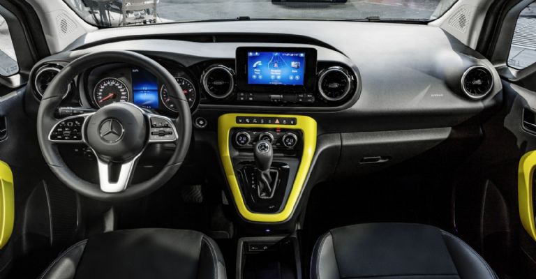 La Mercedes-Benz Clase T 2023 es un modelo juvenil