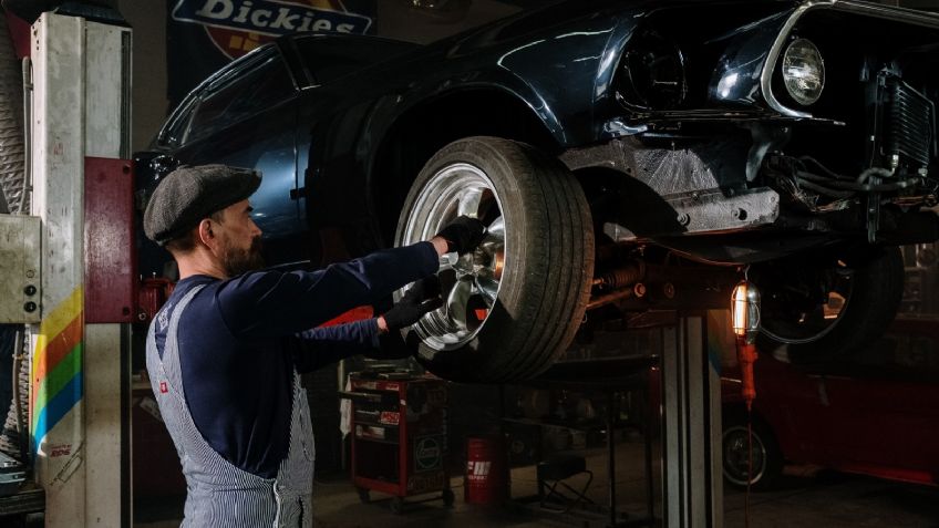 Caen ventas de autos en Rusia por conflicto con Ucrania