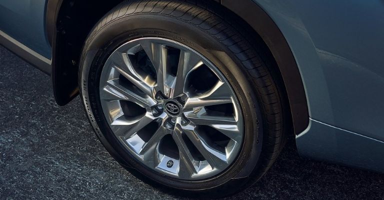 La Toyota Highlander 2022 es una SUV completa