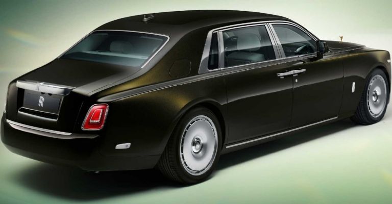 Rolls-Royce Phantom 2023, el sedán se actualiza