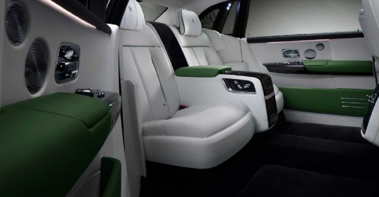 El interior del Phantom 2023 tiene más opciones