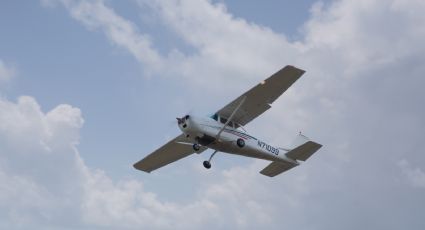 Pasajero sin experiencia aterriza un avión ante el desmayo del piloto