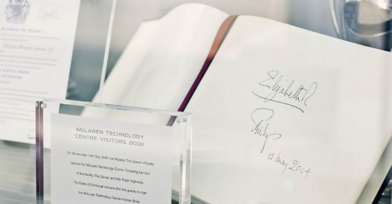 El McLaren Artura Elizabeth II es muy especial