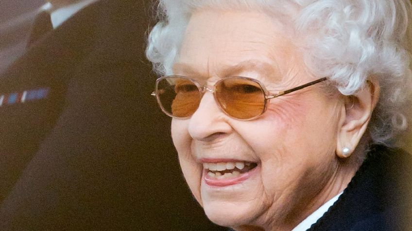 Tras problemas de salud, la reina Isabel reaparece en un Range Rover