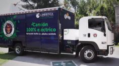 Grupo Modelo estrena camión eléctrico de material reciclado
