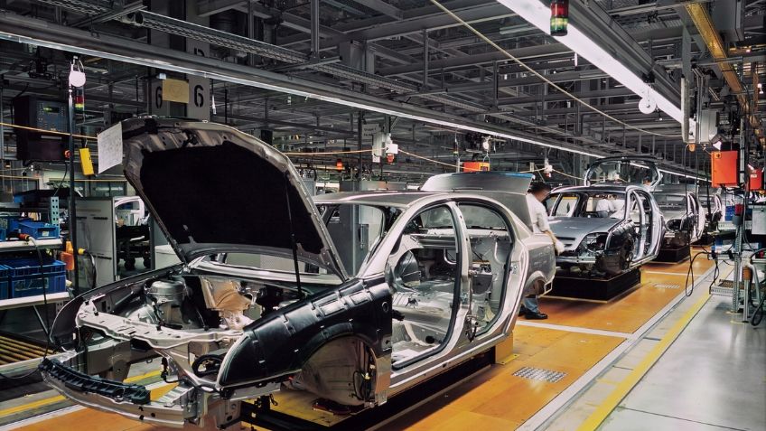Caída en la industria automotriz en mayo refleja enfriamiento de la demanda en México