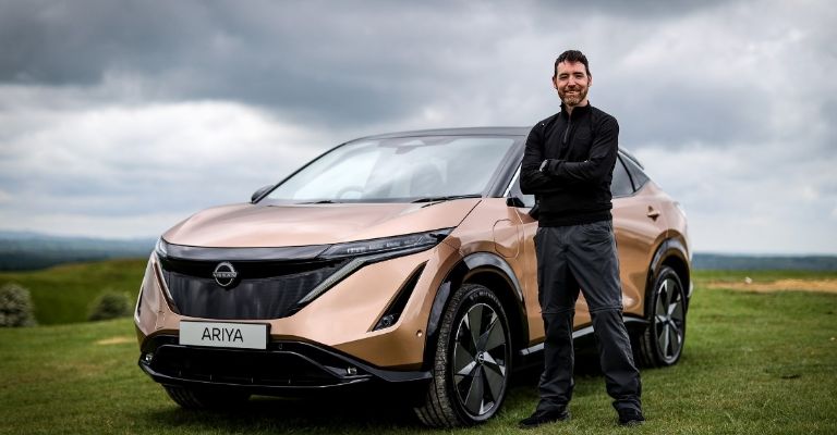 Chris Ramsey y la Nissan Ariya