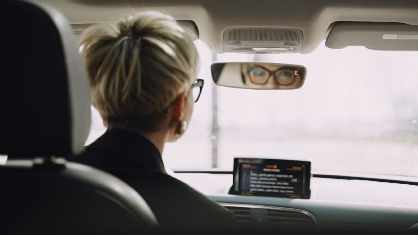 ¡Échale un ojo! Así es como puedes acomodar los espejos de tu auto