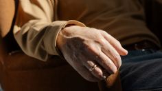 Joven halla foto de su abuelo muerto con Street View de Google