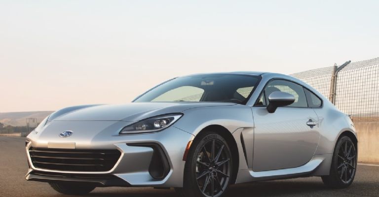 El Subaru BRZ 2022 es un auto deportivo