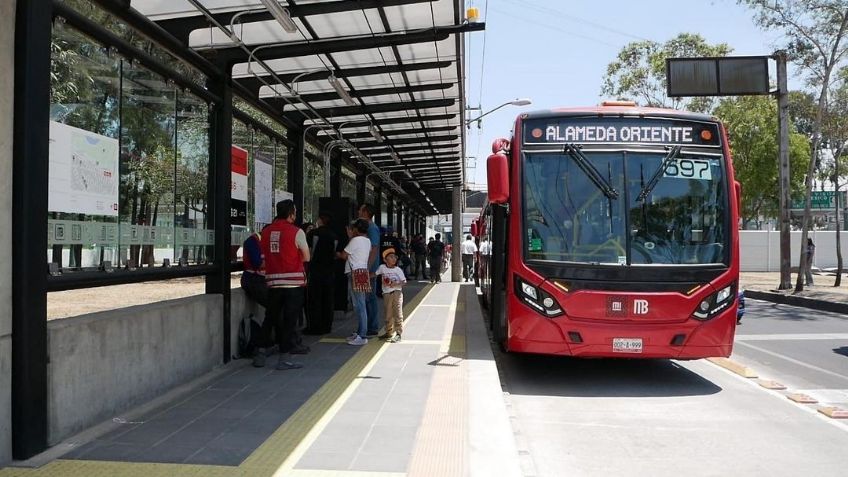 De cuánto es la multa por invadir el carril del Metrobús en CDMX