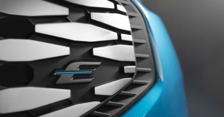 La Ford E-Transit Custom 2022 es una van eléctrica