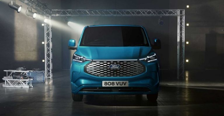 La Ford E-Transit Custom 2023 contará con más versiones