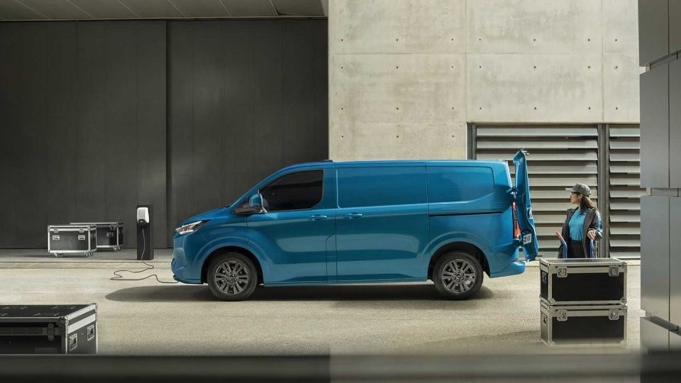 La Ford E-Transit Custom 2023 es revelada