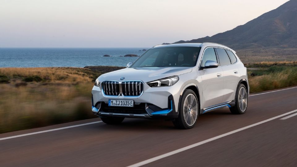 BMW lanza nueva SUV eléctrica