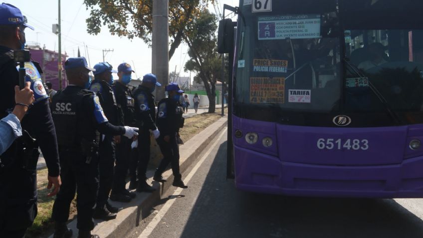 ¿Cómo denunciar a un microbús o combi en la CDMX?