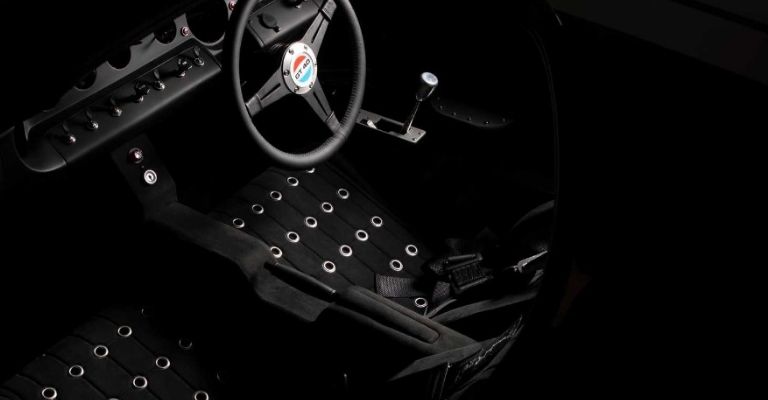 Interior del Ford GT40 por Everrati