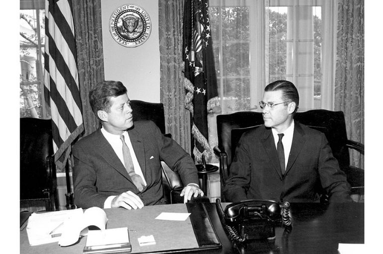 autos y hip hop. Robert McNamara