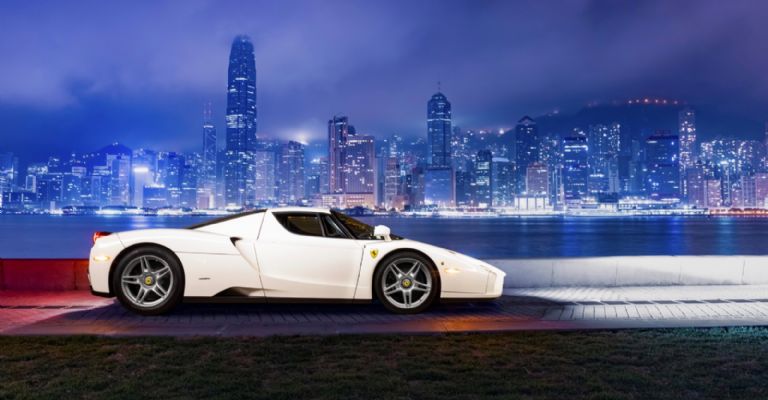 Ferrari Enzo en color Bianco Avus