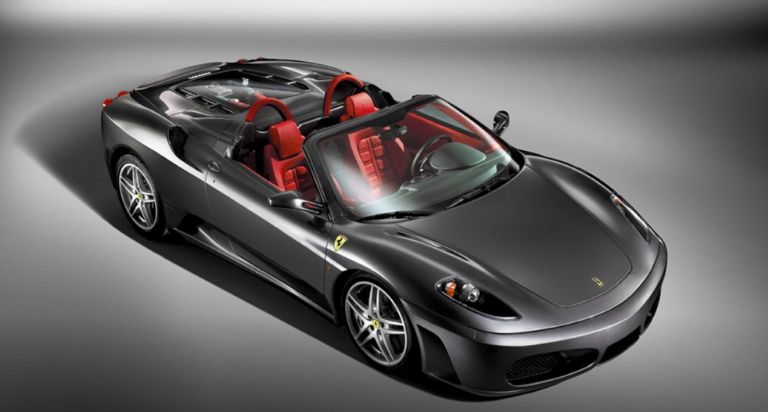 Qué autos maneja Messi