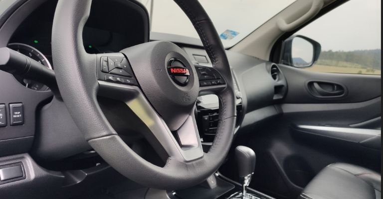 Interior de la Nissan Frontier Pro-4X 2022