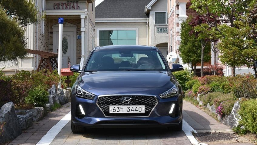 Acusan a Hyundai y Kia de modificar motores de más de 210 autos